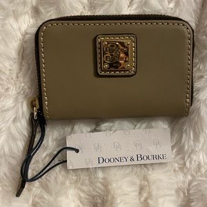 Dooney & Bourke Zip Around Card Case